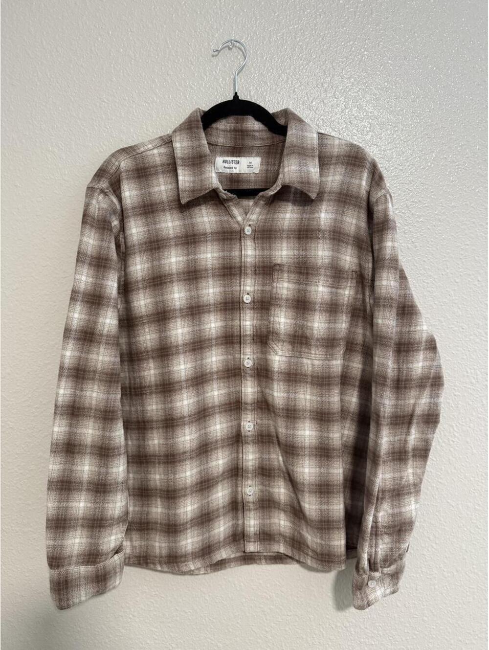 Hollister Relaxed Fit Plaid Flannel Shirt in Brown and Cream | Medium